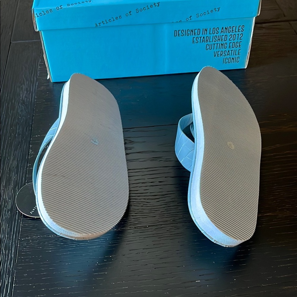 Blue Flip Flops - Picture 4 of 8